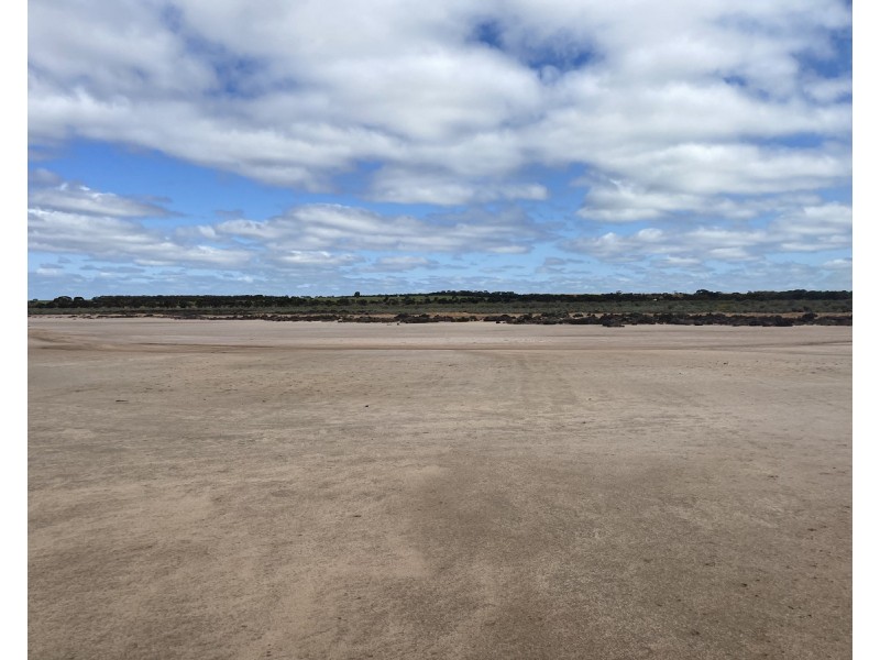 Lot 562,  Koorda Wongan Hills Road, Badgerin Rock WA 6475