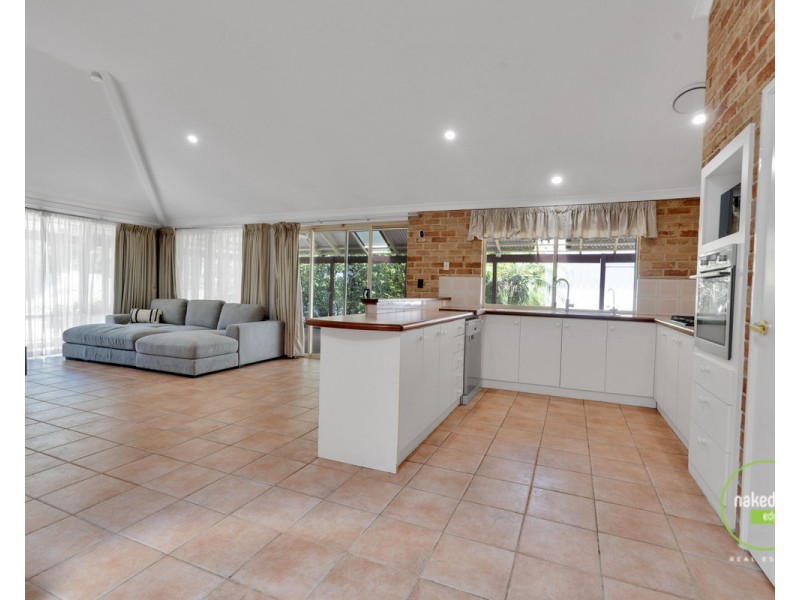 34 Coral Drive, Leschenault WA 6233