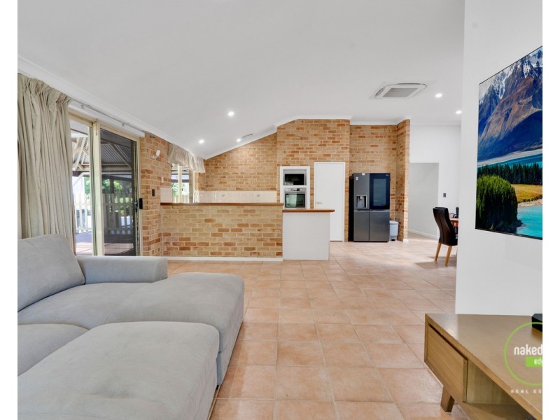 34 Coral Drive, Leschenault WA 6233