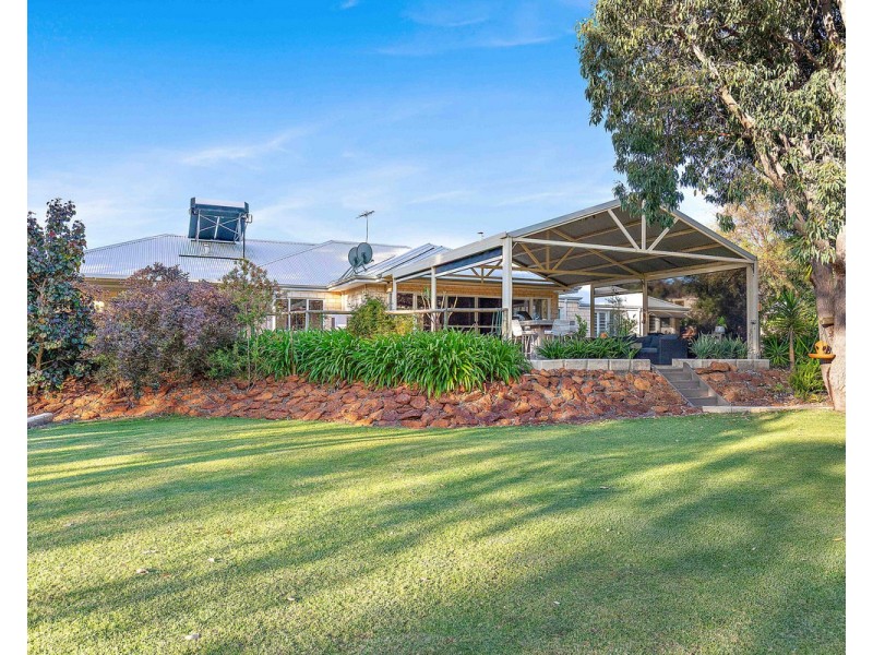 3 Portree Street, Bedfordale WA 6112