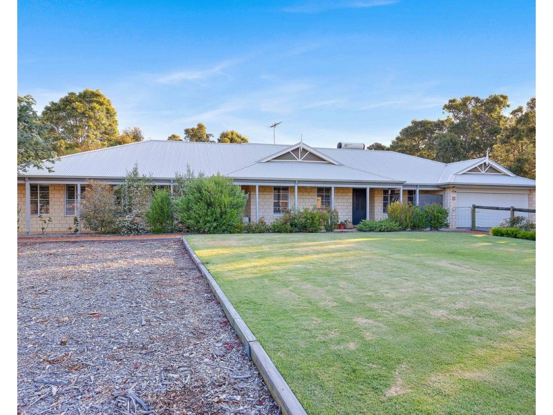 3 Portree Street, Bedfordale WA 6112