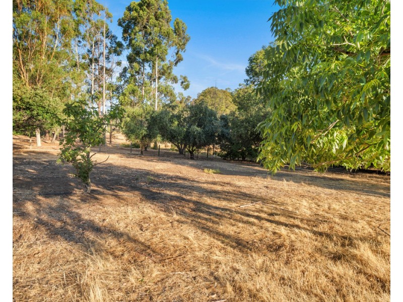 144 Canns Road, Bedfordale WA 6112