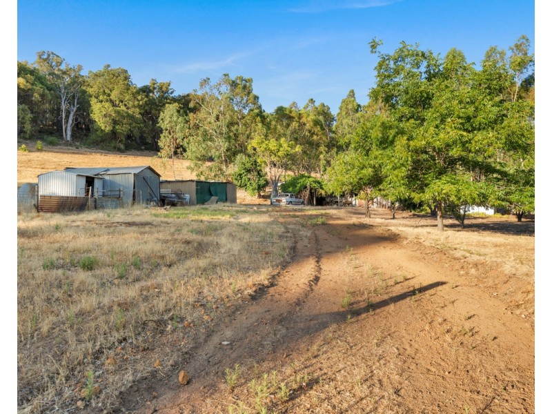144 Canns Road, Bedfordale WA 6112