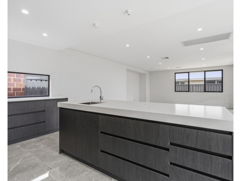 75 Willowdale Promenade, Piara Waters WA 6112