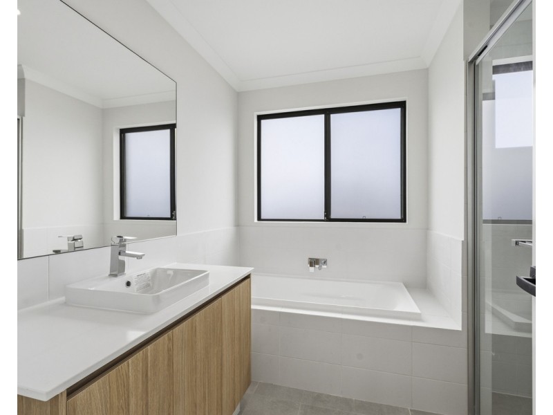 75 Willowdale Promenade, Piara Waters WA 6112