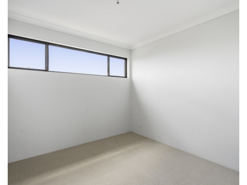 75 Willowdale Promenade, Piara Waters WA 6112