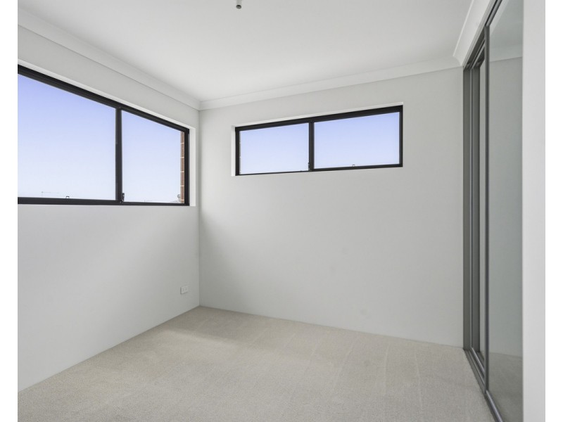 75 Willowdale Promenade, Piara Waters WA 6112