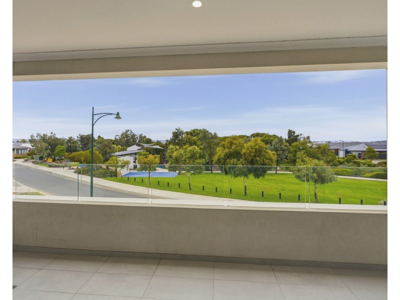 75 Willowdale Promenade, Piara Waters WA 6112