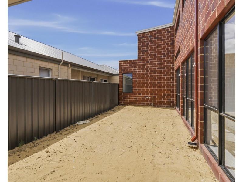 75 Willowdale Promenade, Piara Waters WA 6112