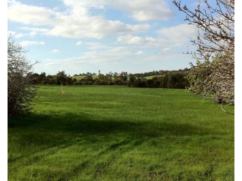 838 Moramockining Road, Wandering WA 6308