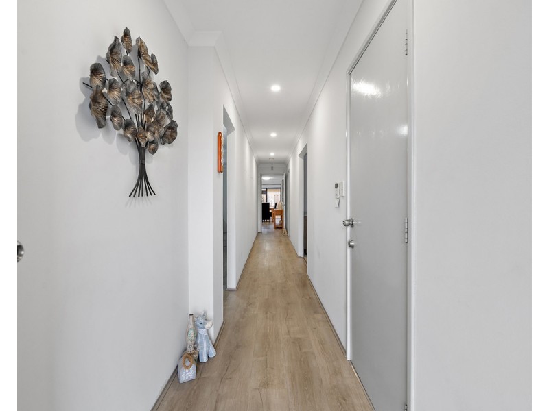 33 Tipperary Bend, Canning Vale WA 6155