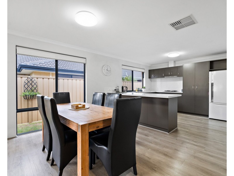 33 Tipperary Bend, Canning Vale WA 6155