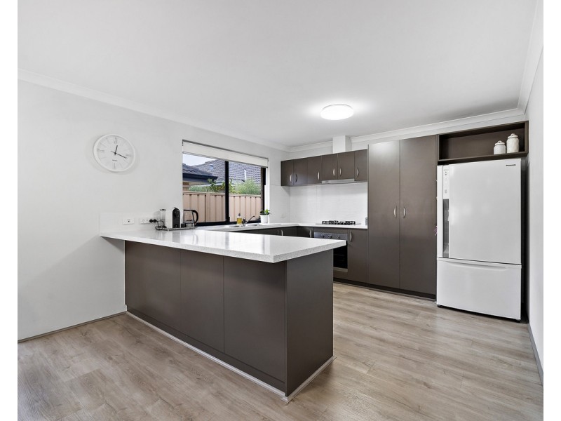 33 Tipperary Bend, Canning Vale WA 6155