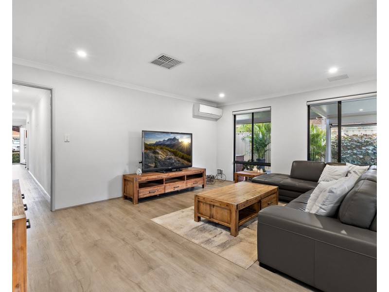 33 Tipperary Bend, Canning Vale WA 6155