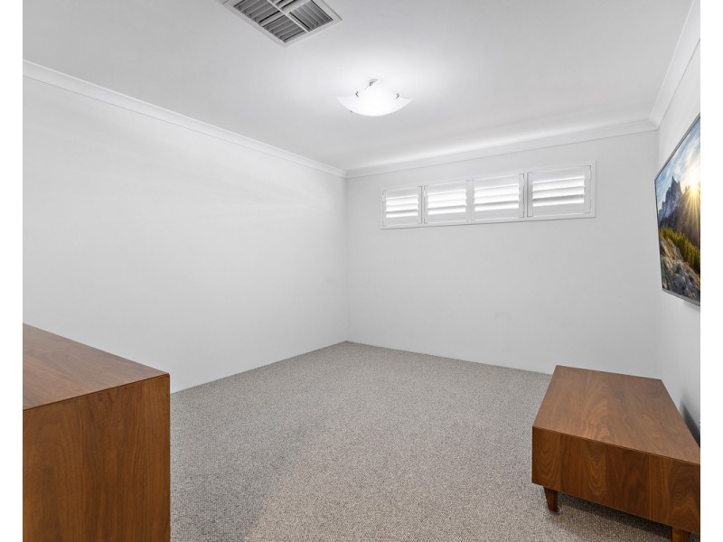 33 Tipperary Bend, Canning Vale WA 6155