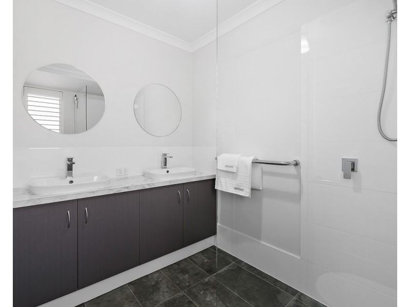 33 Tipperary Bend, Canning Vale WA 6155