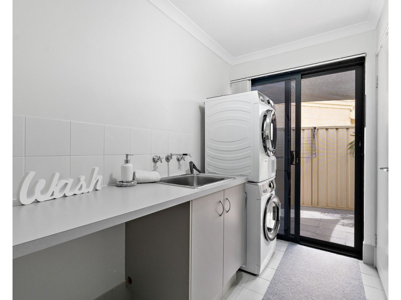 33 Tipperary Bend, Canning Vale WA 6155