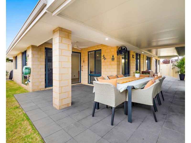 33 Tipperary Bend, Canning Vale WA 6155