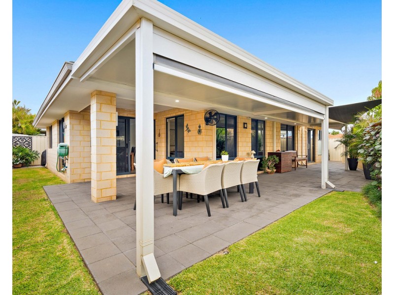 33 Tipperary Bend, Canning Vale WA 6155