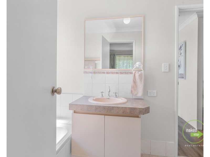 27 Jobson Loop, Brookdale WA 6112