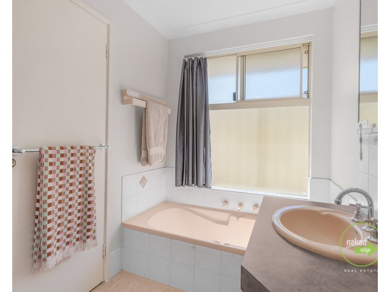 27 Jobson Loop, Brookdale WA 6112