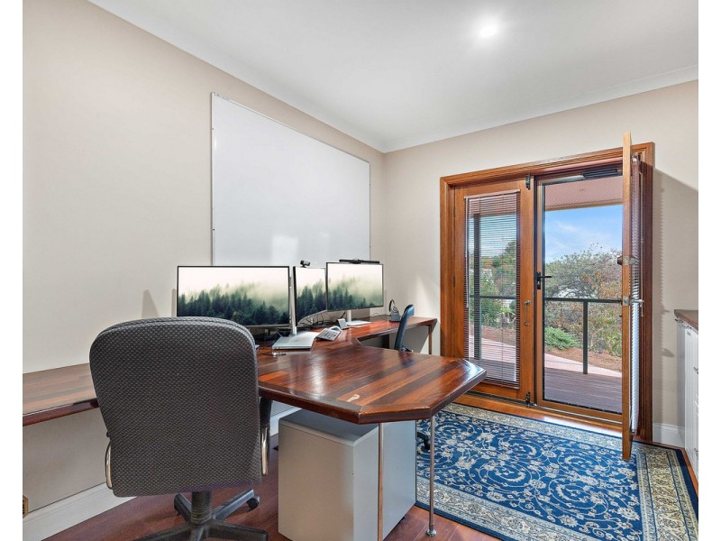6 Sewell Street, Bedfordale WA 6112