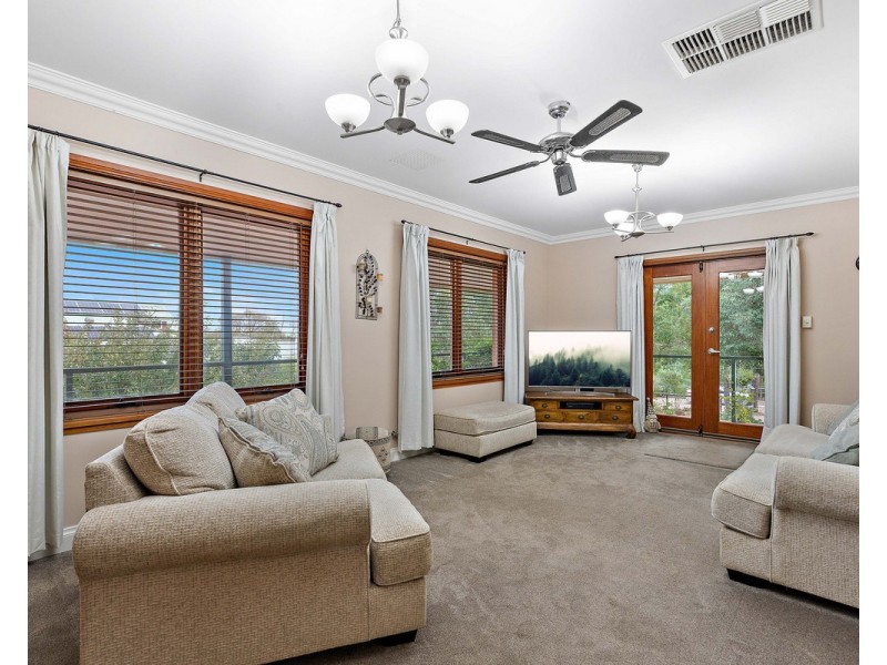 6 Sewell Street, Bedfordale WA 6112