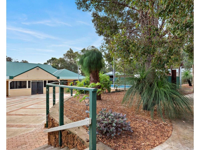 6 Sewell Street, Bedfordale WA 6112