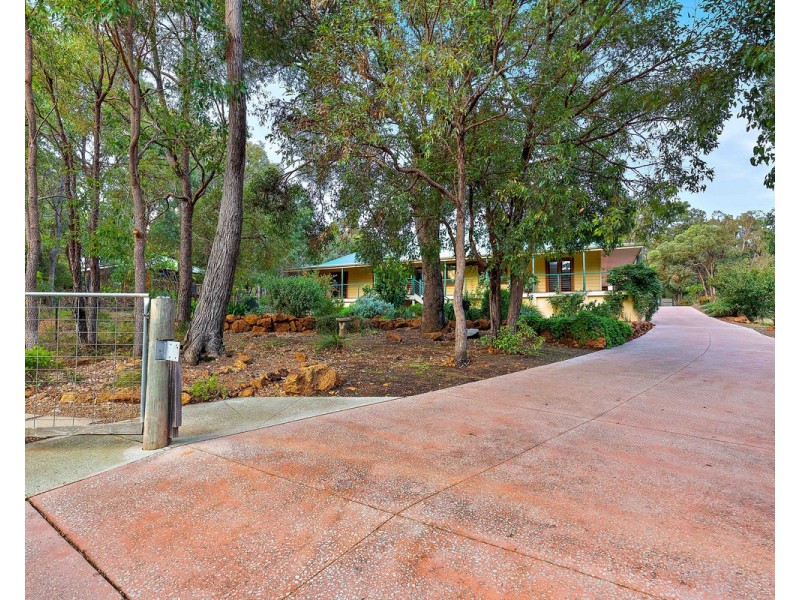 6 Sewell Street, Bedfordale WA 6112
