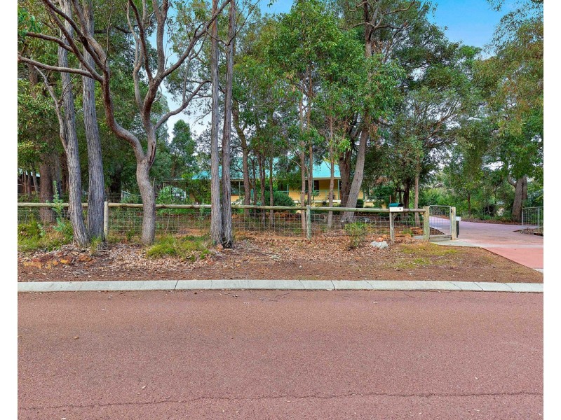 6 Sewell Street, Bedfordale WA 6112