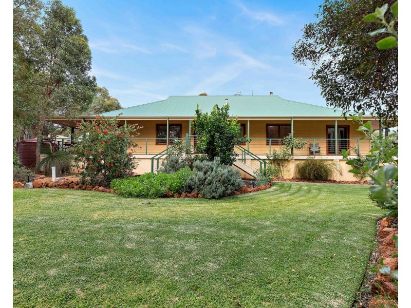 6 Sewell Street, Bedfordale WA 6112