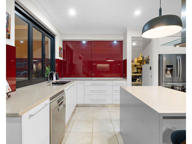 8 Meldrum Loop, Bedfordale WA 6112