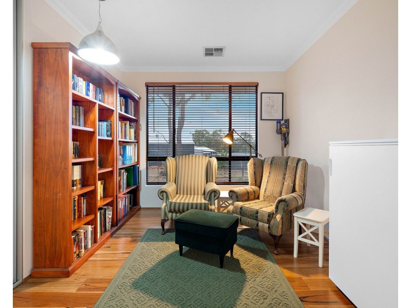 8 Meldrum Loop, Bedfordale WA 6112