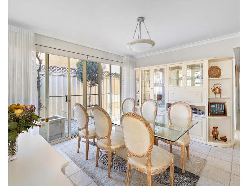 25 Chatsworth Gate, Canning Vale WA 6155