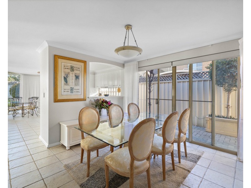 25 Chatsworth Gate, Canning Vale WA 6155