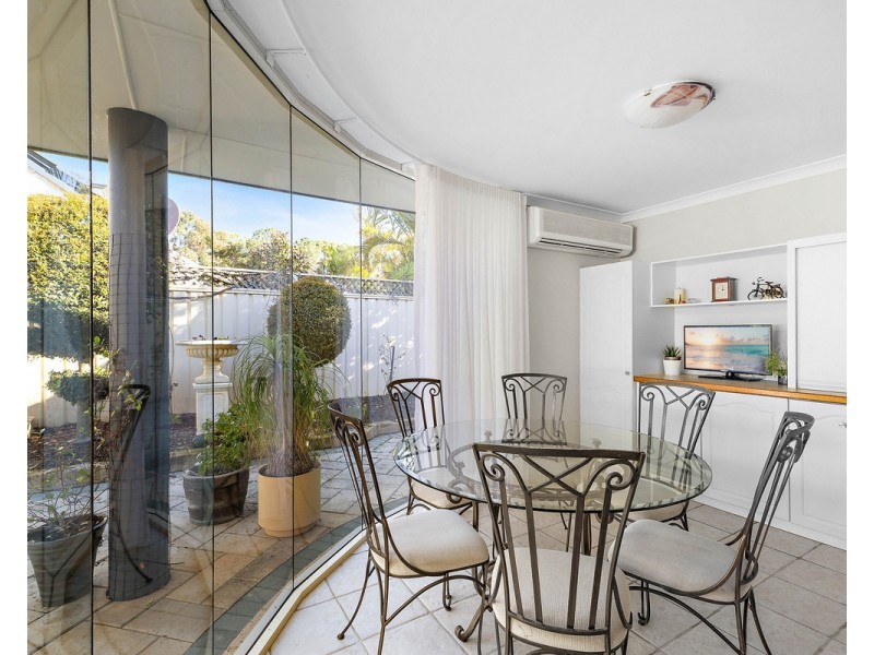 25 Chatsworth Gate, Canning Vale WA 6155
