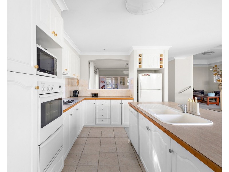 25 Chatsworth Gate, Canning Vale WA 6155