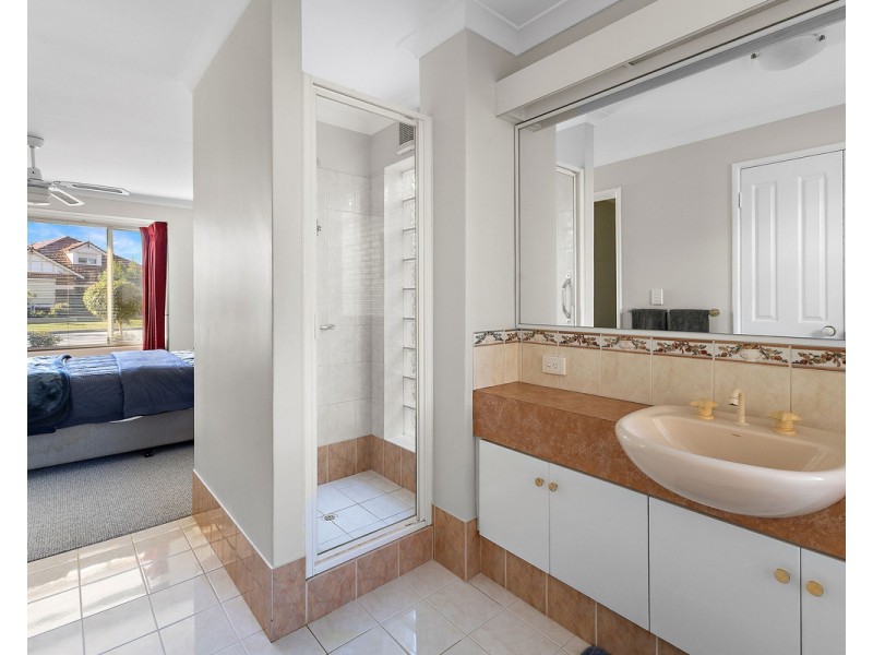 25 Chatsworth Gate, Canning Vale WA 6155