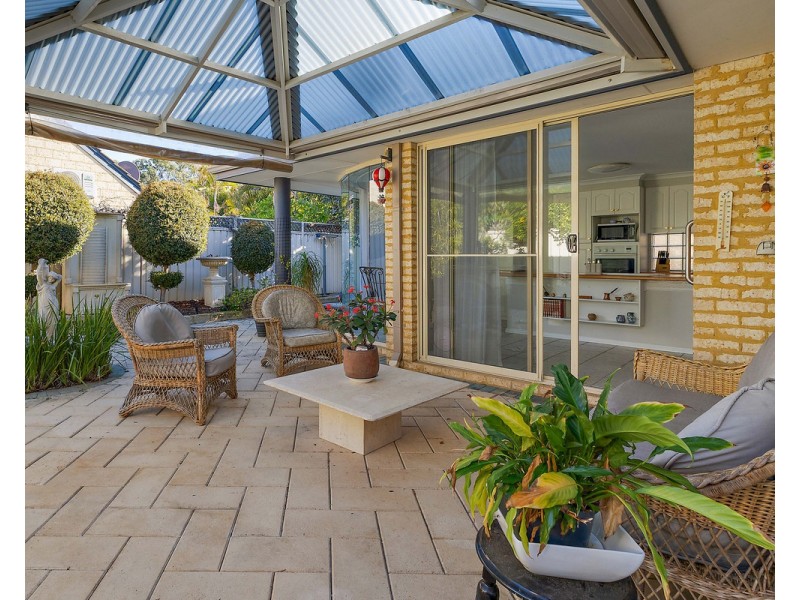 25 Chatsworth Gate, Canning Vale WA 6155