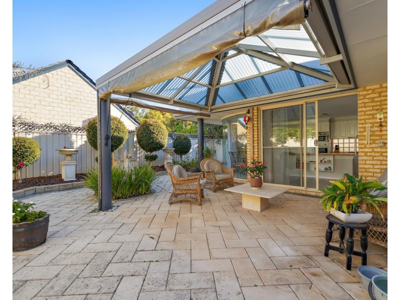 25 Chatsworth Gate, Canning Vale WA 6155