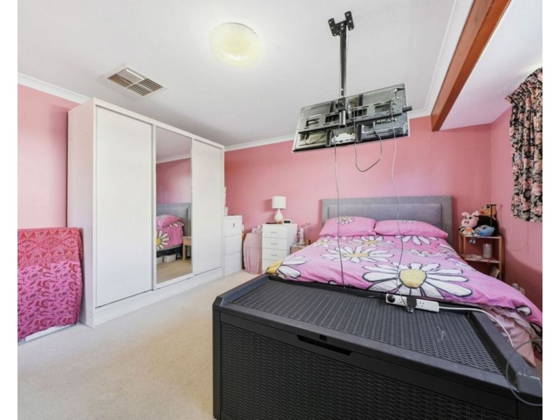 7 Foreshore Place, Gosnells WA 6110
