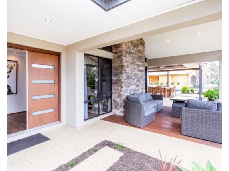 6 Grieve Way, Bedfordale WA 6112