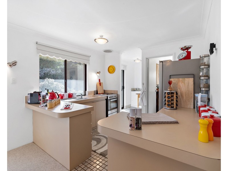8 Ophelia Grove, Mount Nasura WA 6112