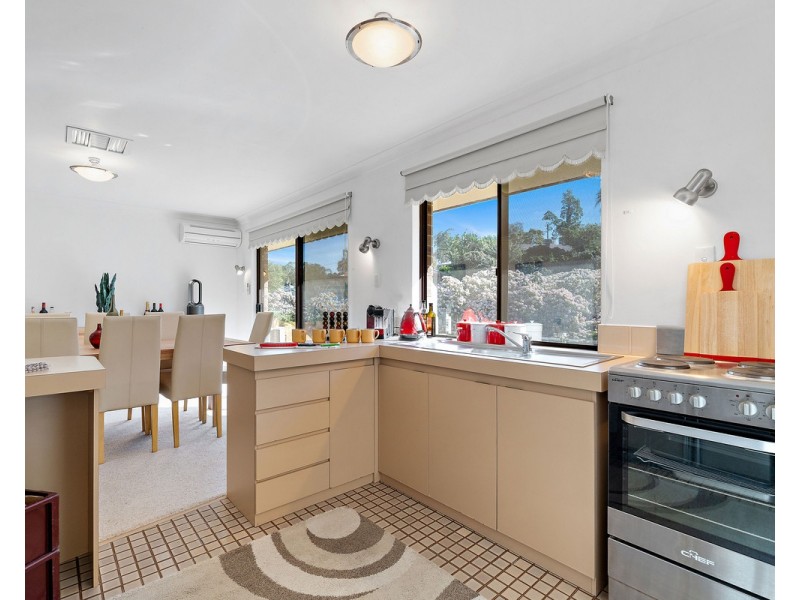 8 Ophelia Grove, Mount Nasura WA 6112