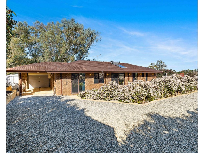 8 Ophelia Grove, Mount Nasura WA 6112