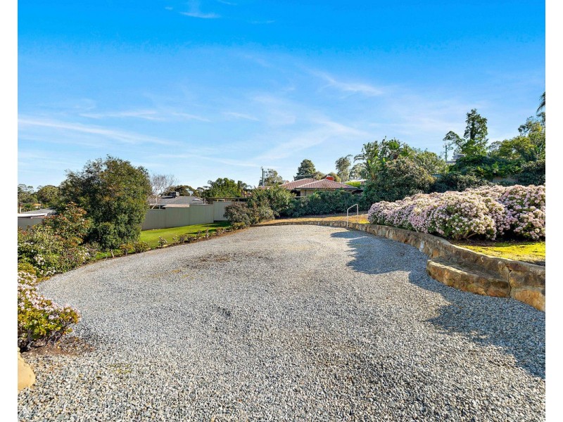 8 Ophelia Grove, Mount Nasura WA 6112