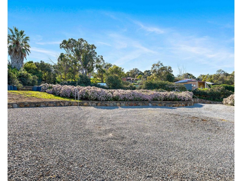 8 Ophelia Grove, Mount Nasura WA 6112