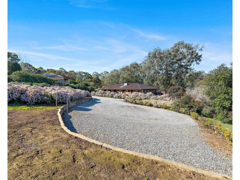 8 Ophelia Grove, Mount Nasura WA 6112