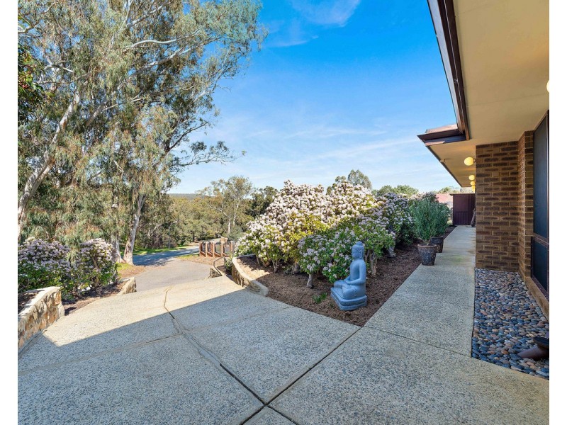 8 Ophelia Grove, Mount Nasura WA 6112
