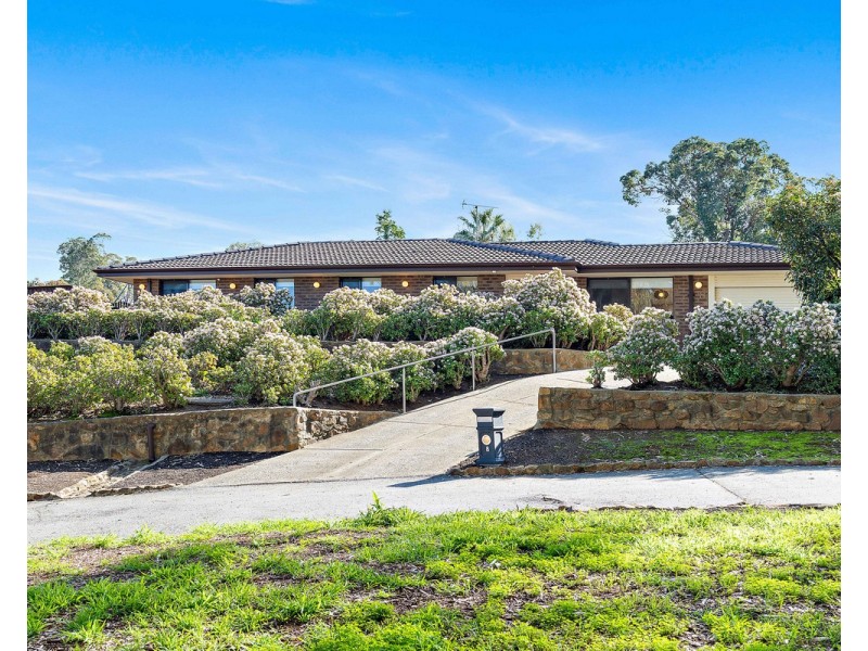 8 Ophelia Grove, Mount Nasura WA 6112